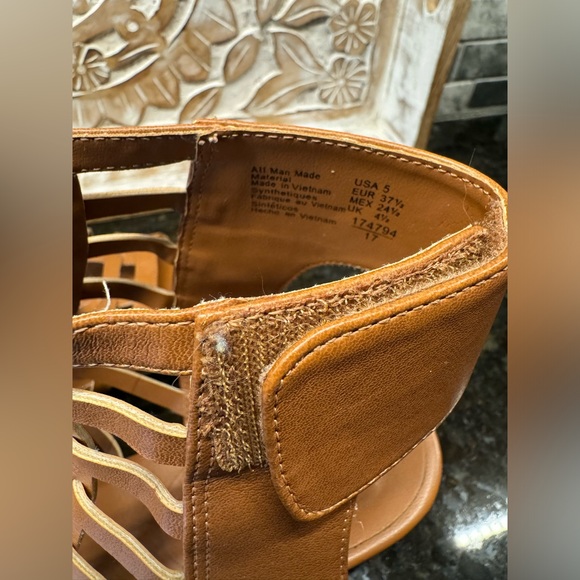 American Eagle sandals Size 5 - Picture 2 of 5